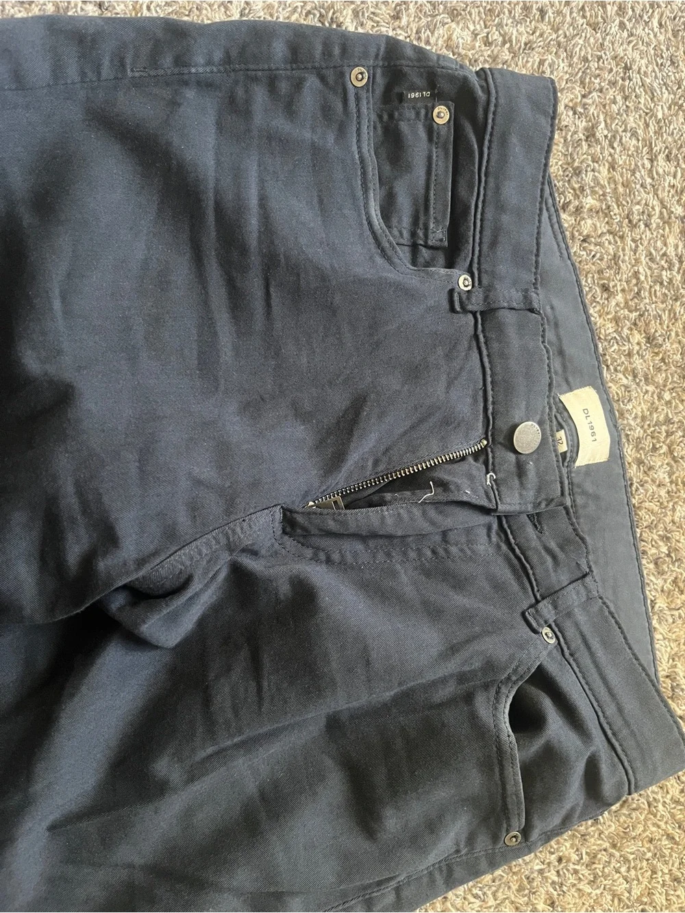 DL1961 Size 32x30 navy blue stretchy slim fit pants
